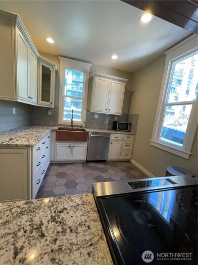 1522 Taylor Avenue N, Seattle, WA 98109 - Photo 21