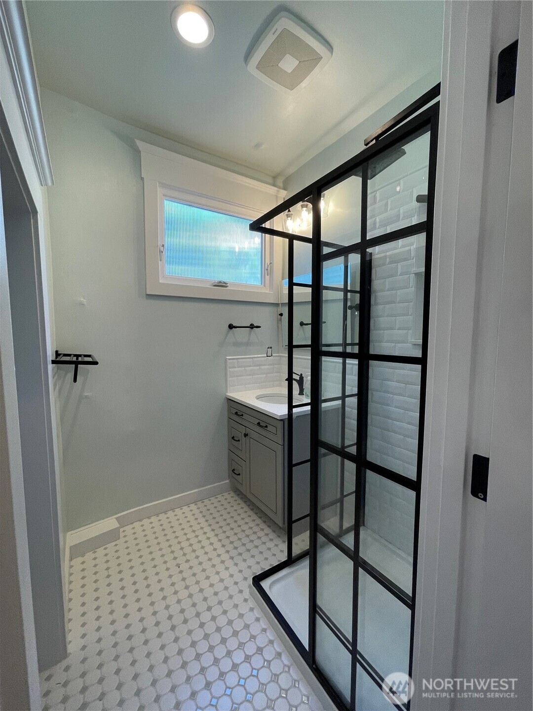 1522 Taylor Avenue N, Seattle, WA 98109