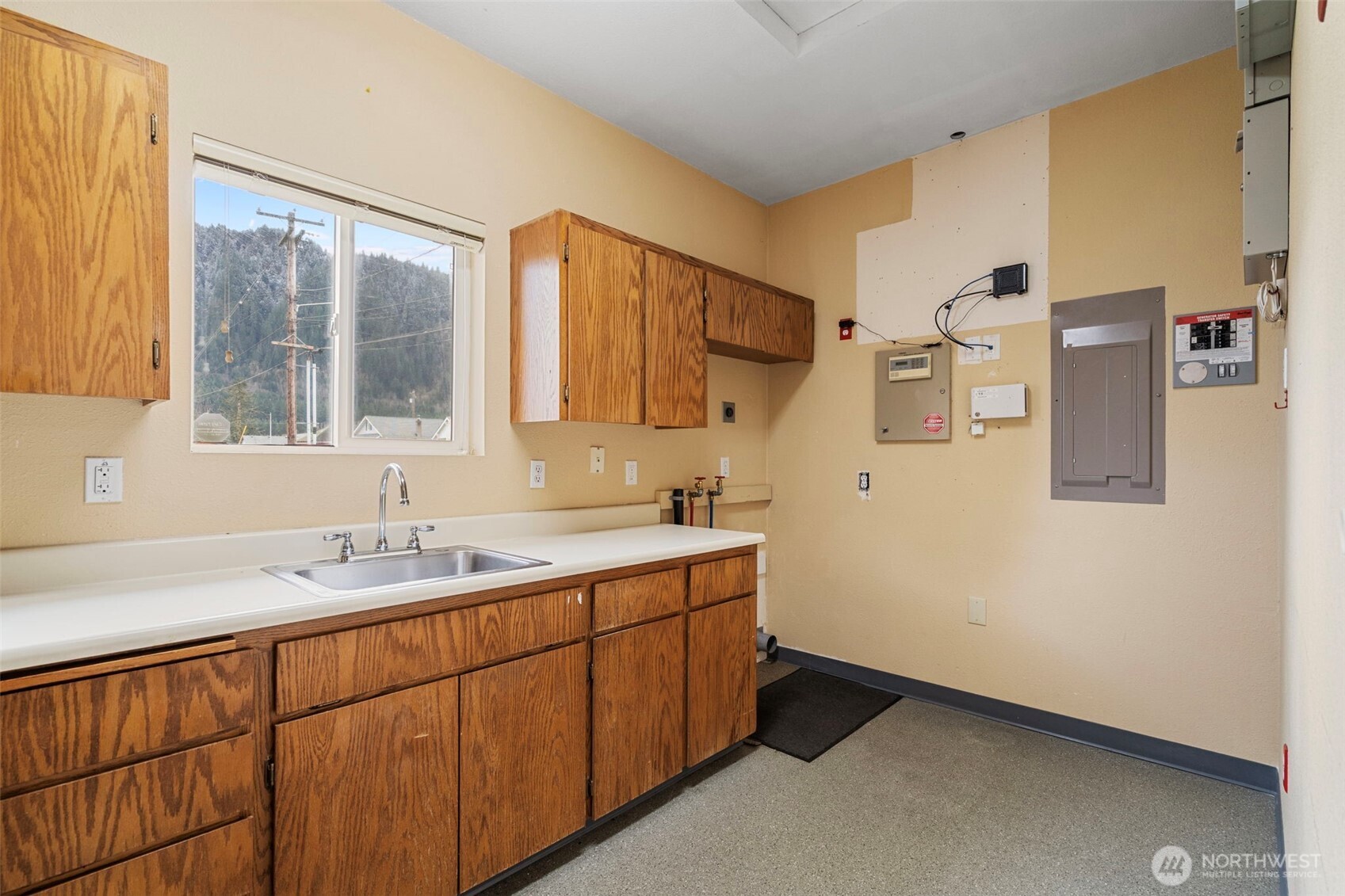 101 E Main Avenue , Morton, WA 98356