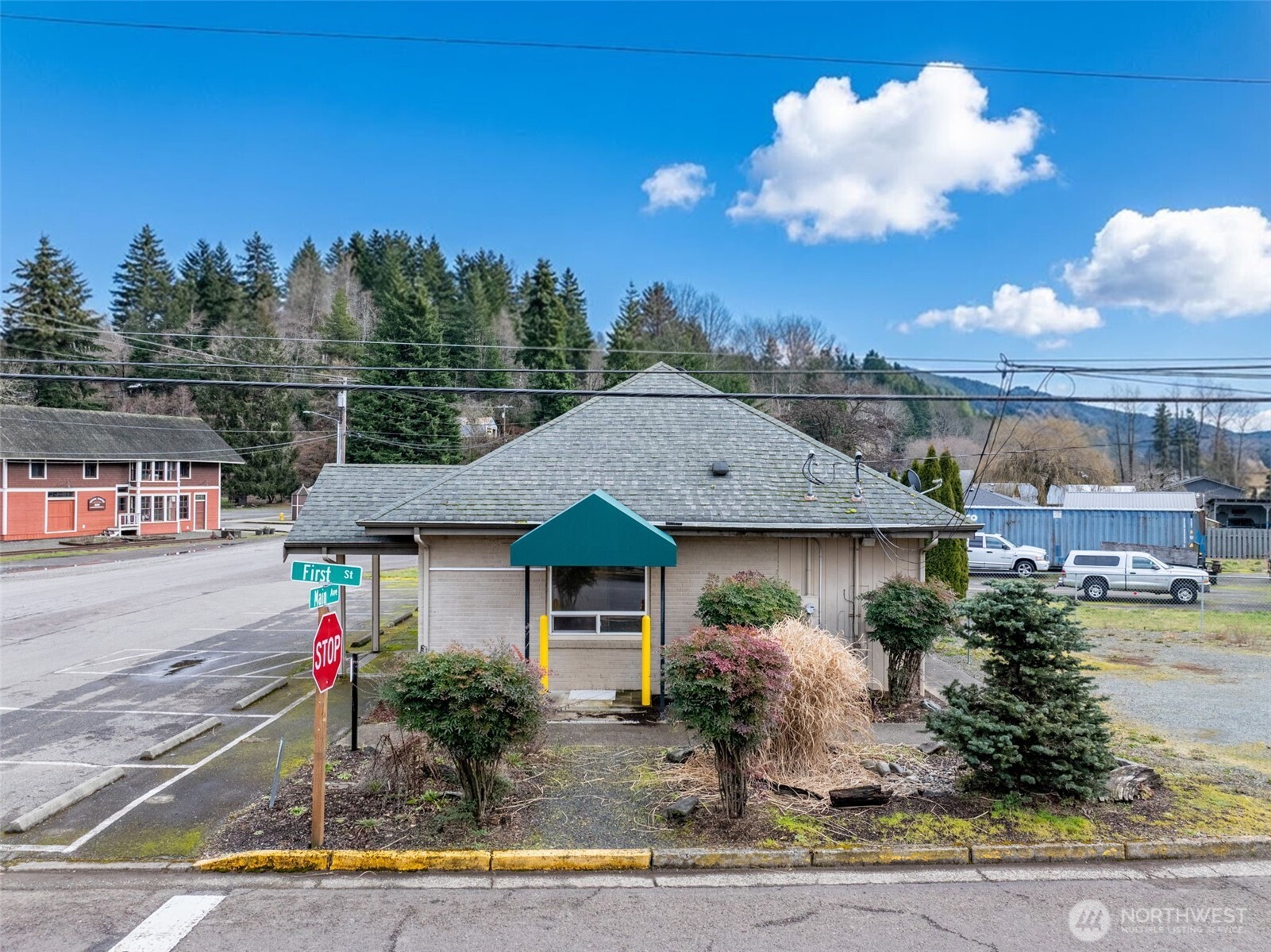 101 E Main Avenue , Morton, WA 98356