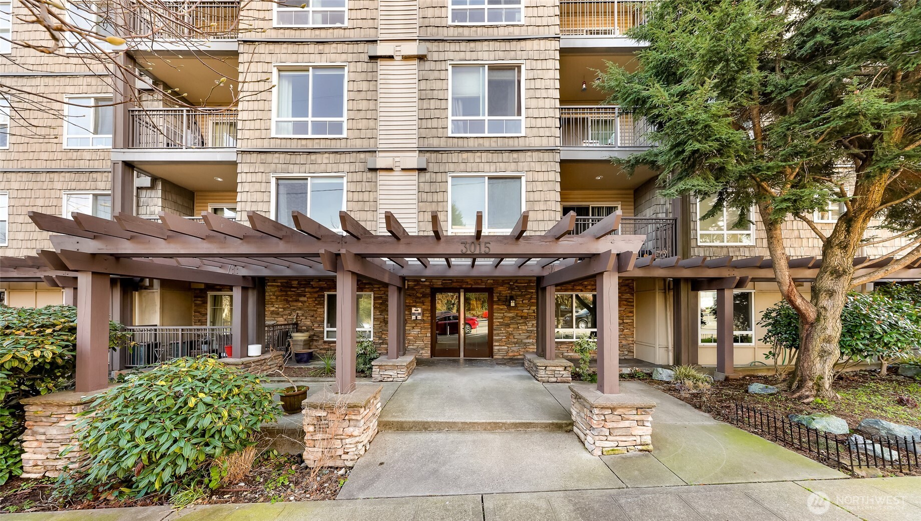 3015 SW Avalon Way #106, Seattle, WA 98126