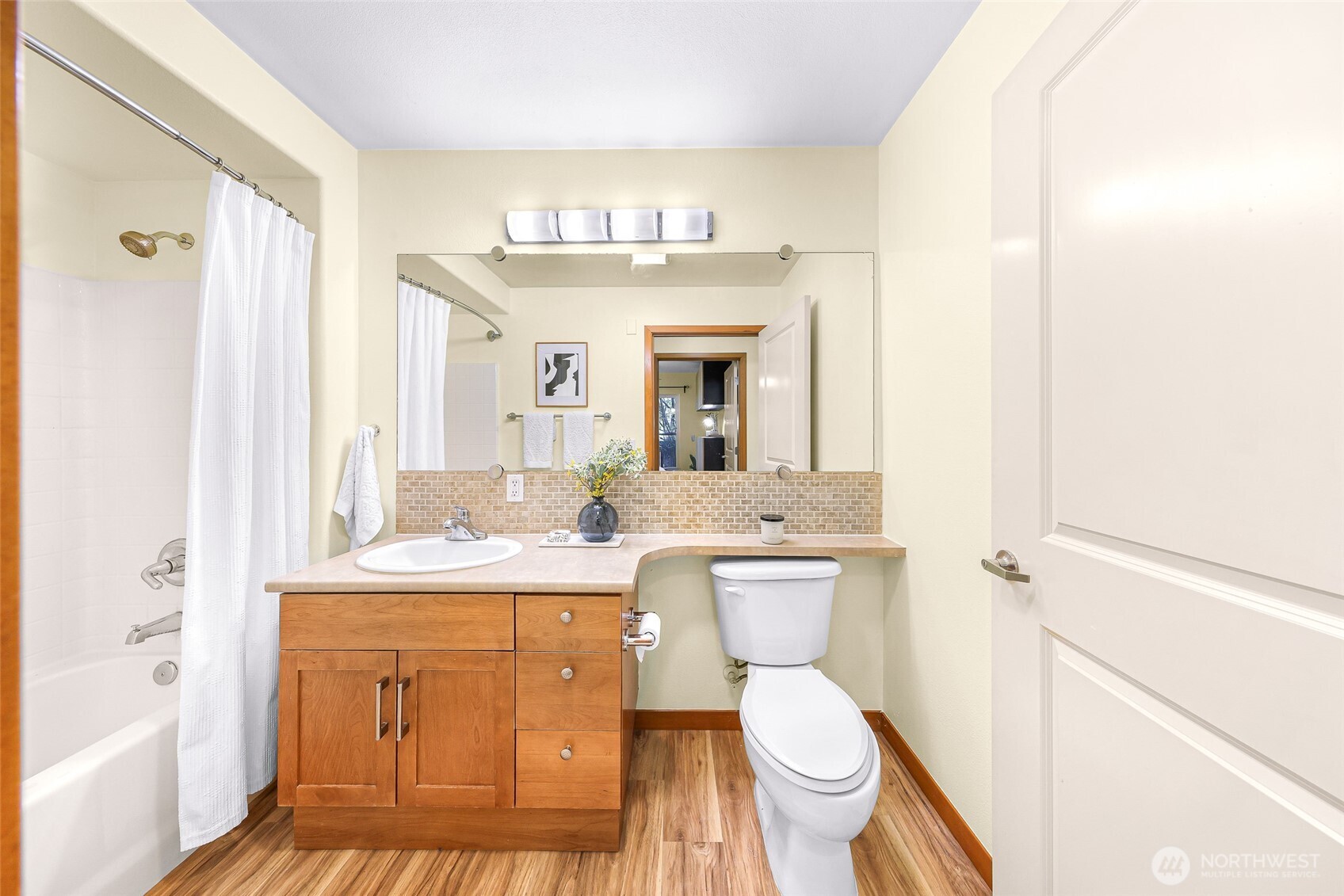 3015 SW Avalon Way #106, Seattle, WA 98126