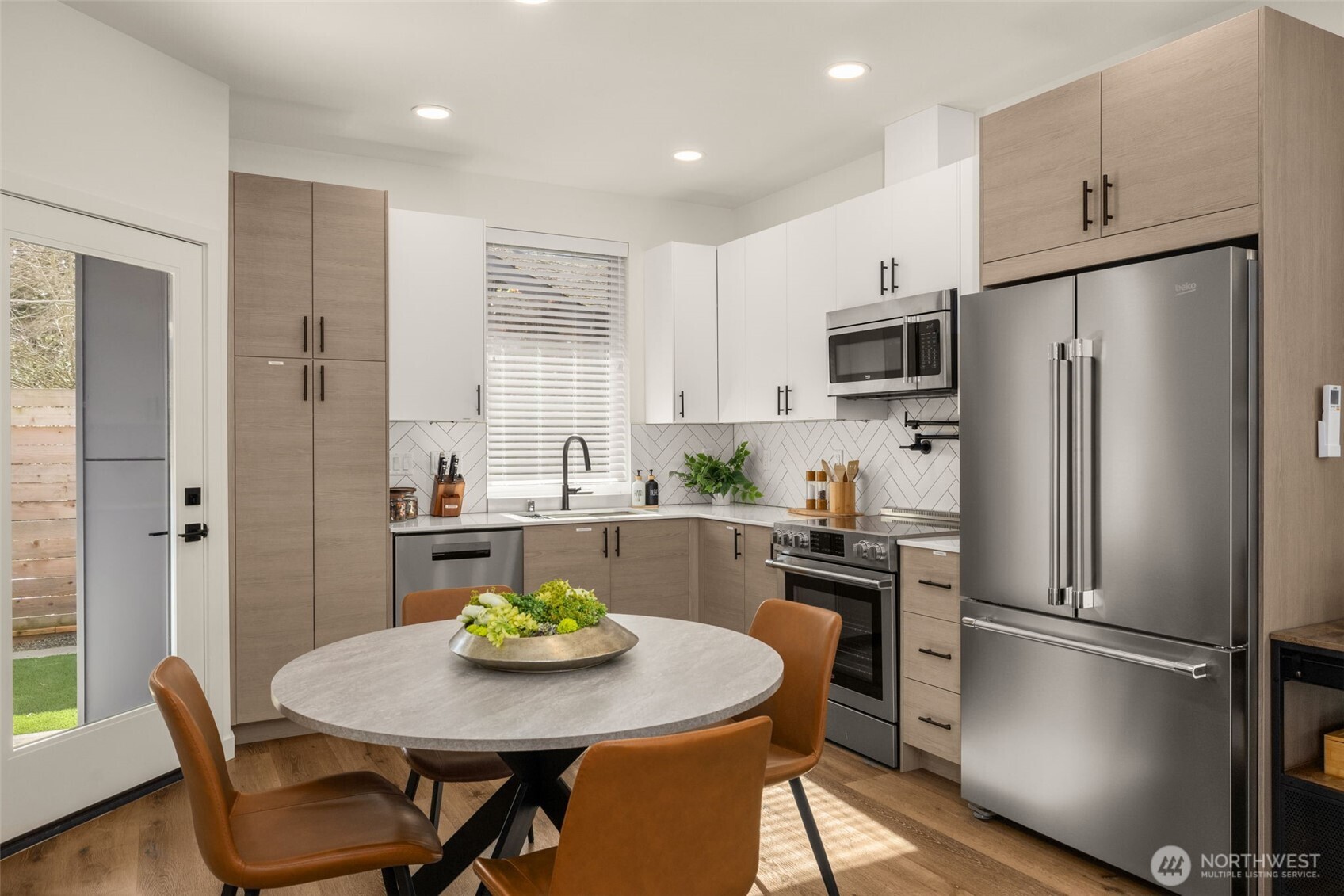 1405 N 103rd Street , Seattle, WA 98133