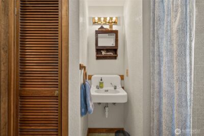 407 N Western Avenue , Wenatchee, WA 98801-1111 - Photo 16