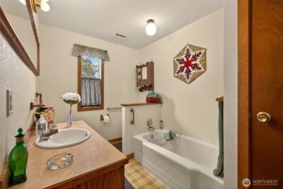 407 N Western Avenue , Wenatchee, WA 98801-1111 - Photo 30