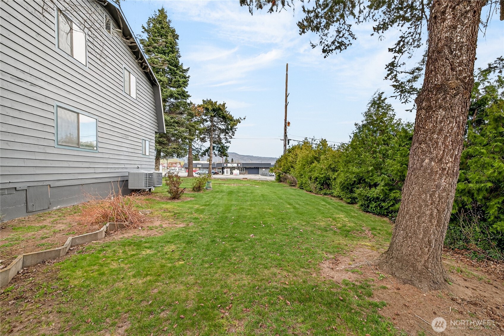 407 N Western Avenue , Wenatchee, WA 98801-1111