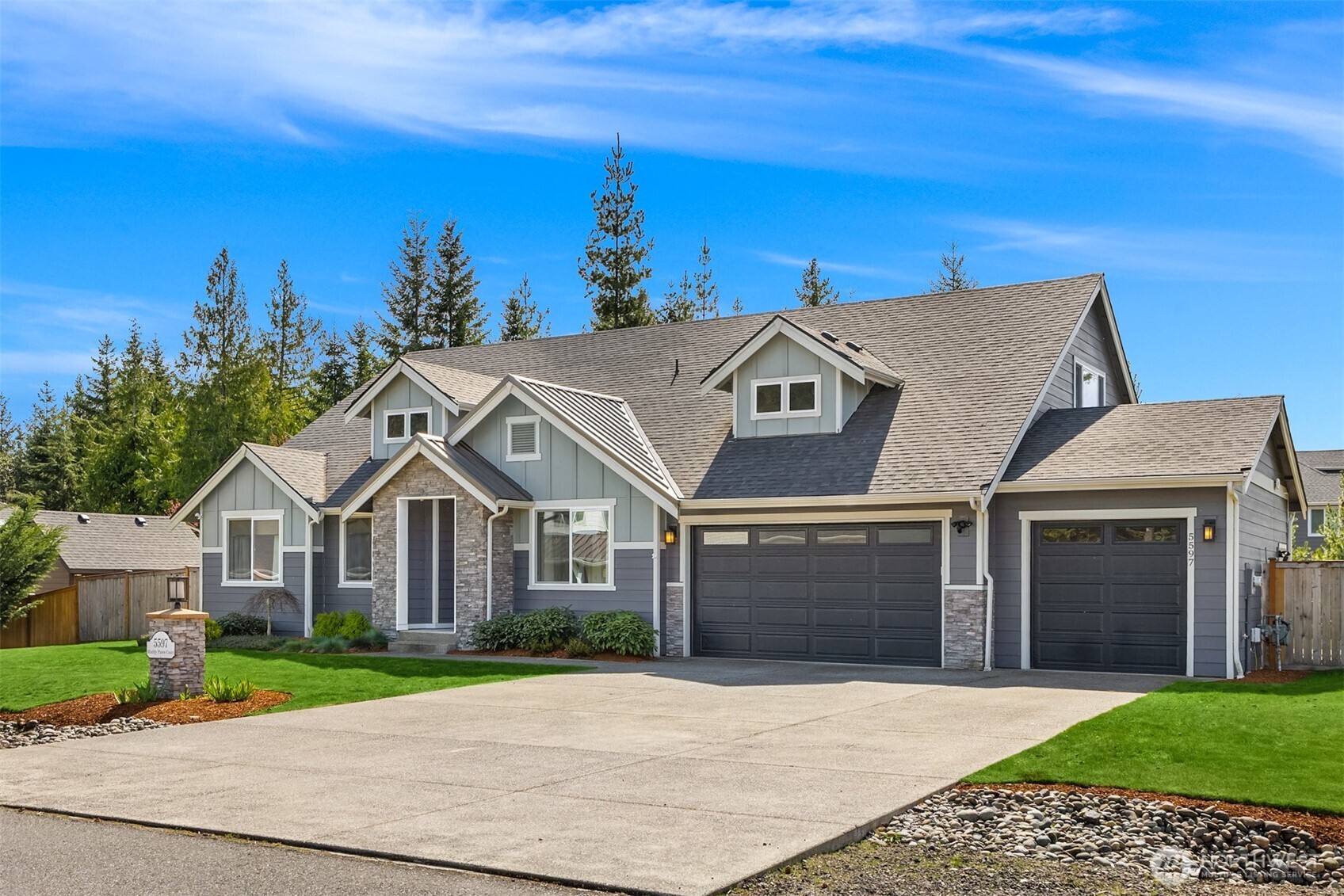 5597 NW Muddy Paws Court , Bremerton, WA 98312