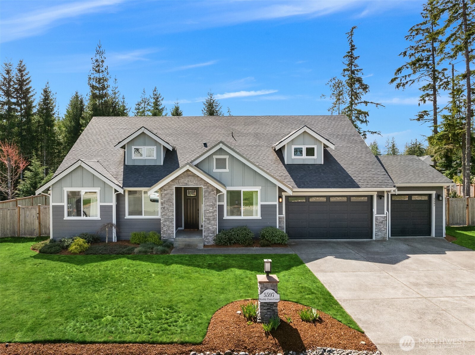 5597 NW Muddy Paws Court , Bremerton, WA 98312