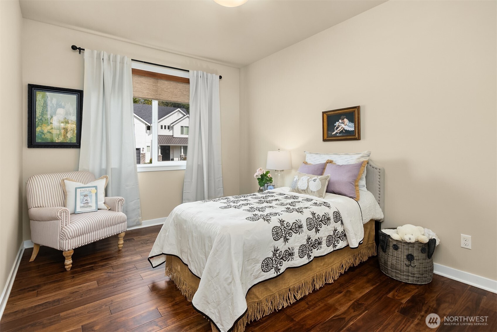 5597 NW Muddy Paws Court , Bremerton, WA 98312