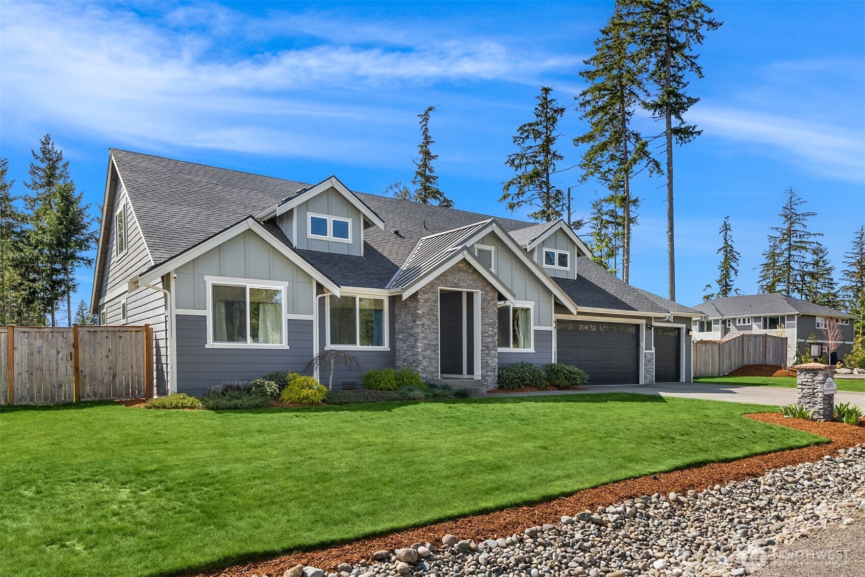 5597 NW Muddy Paws Court , Bremerton, WA 98312