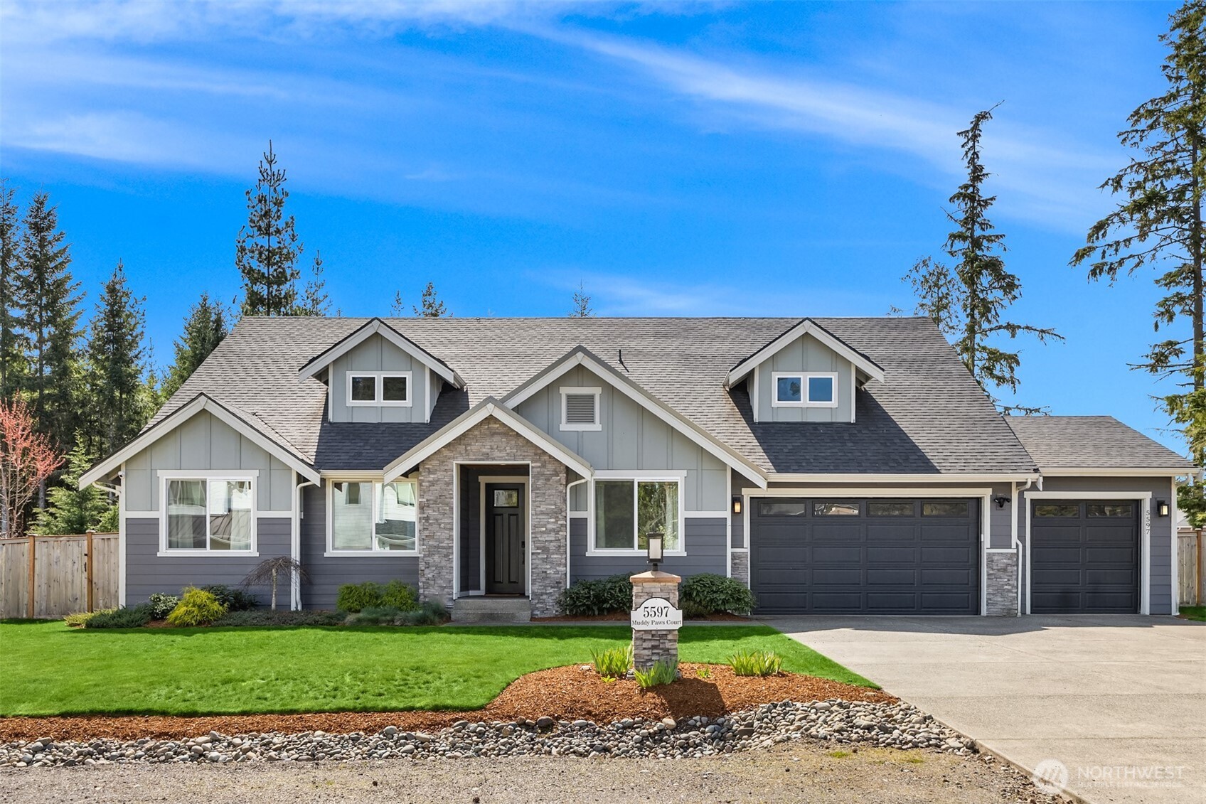 5597 NW Muddy Paws Court , Bremerton, WA 98312