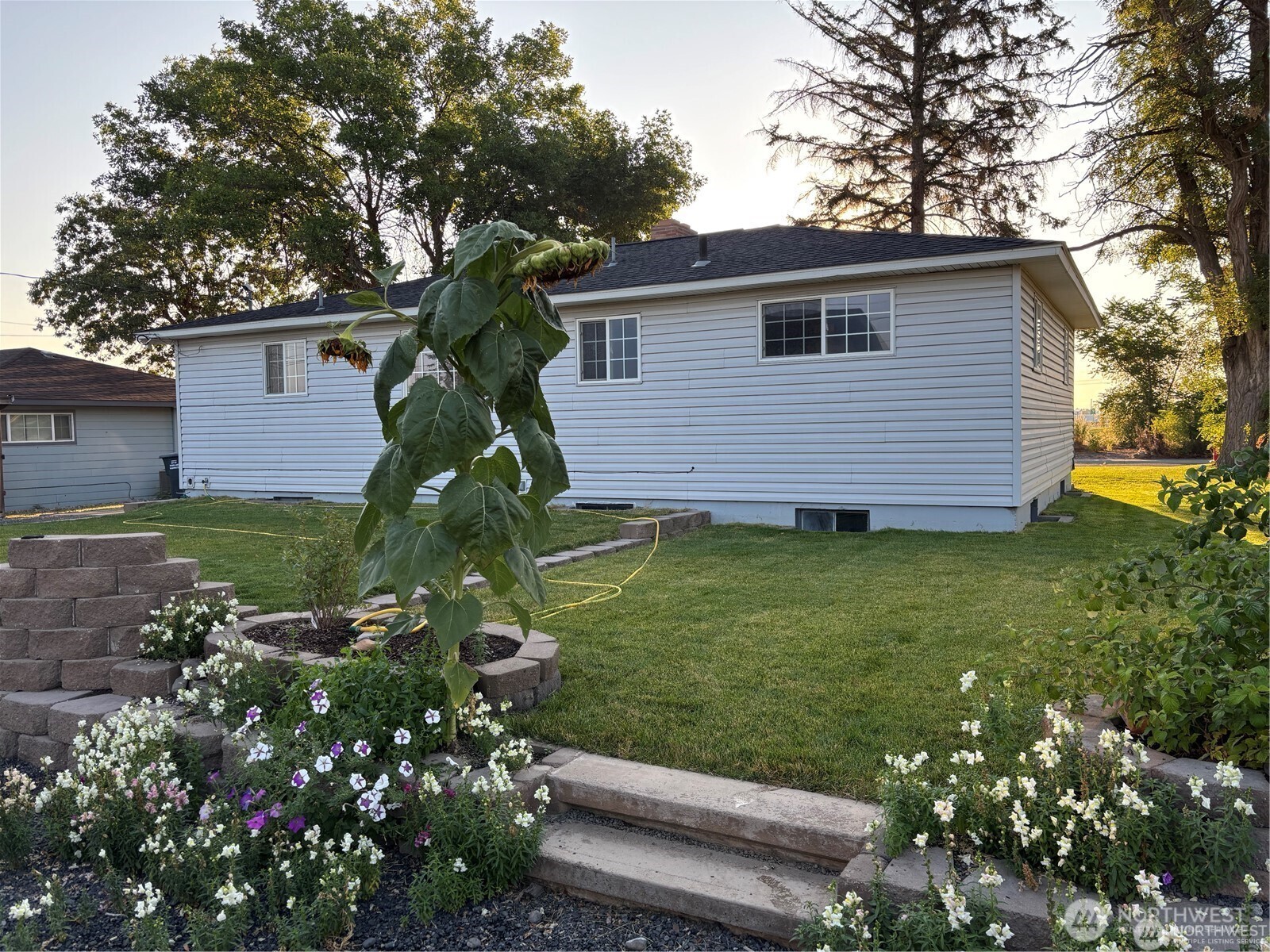 1534 N Buell Drive , Moses Lake, WA 98837