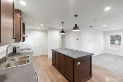 1110 B W Walnut , Centralia, WA 98531 - Photo 5