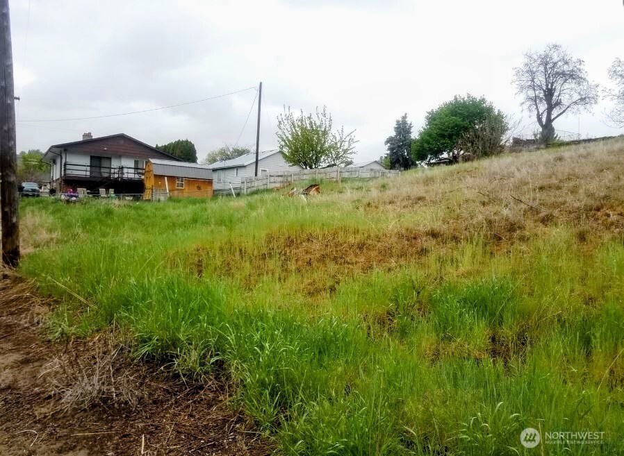 222 Kenwood Street , Omak, WA 98841