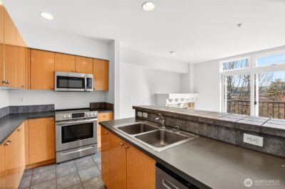 18 Dravus Street #407, Seattle, WA 98109 - Photo 11