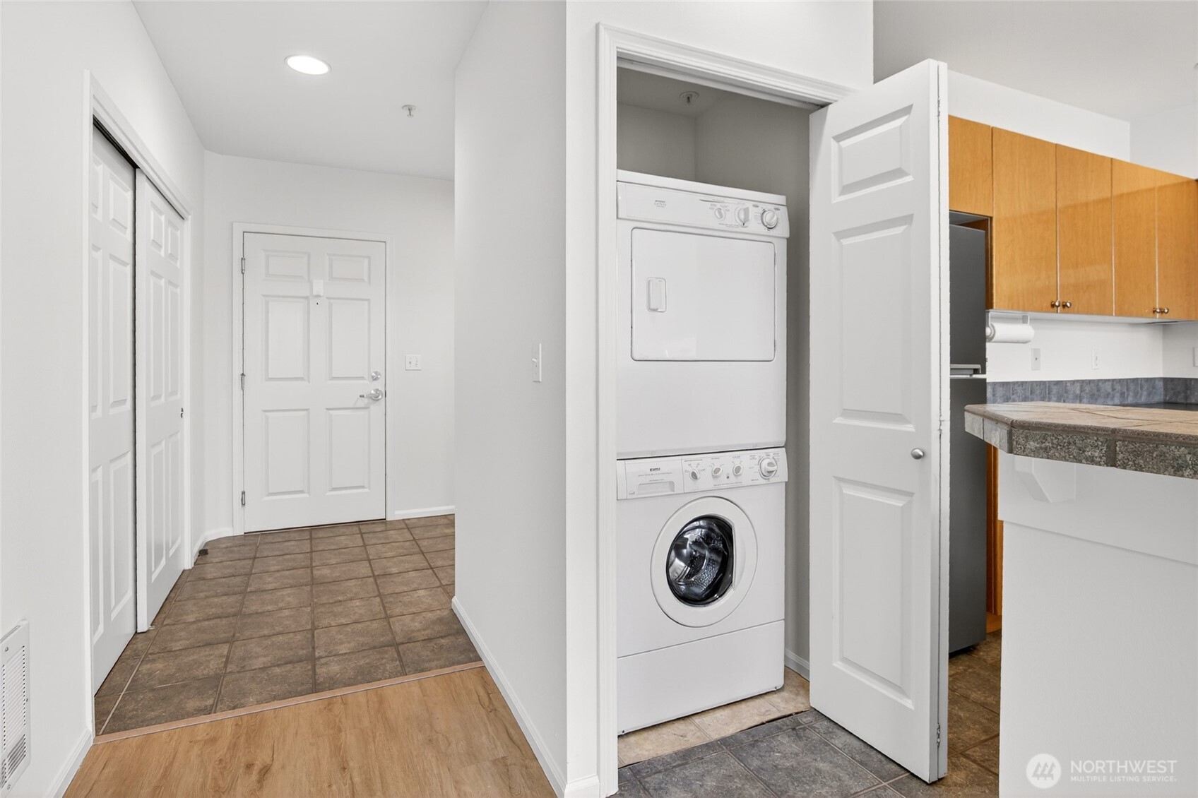 18 Dravus Street #407, Seattle, WA 98109