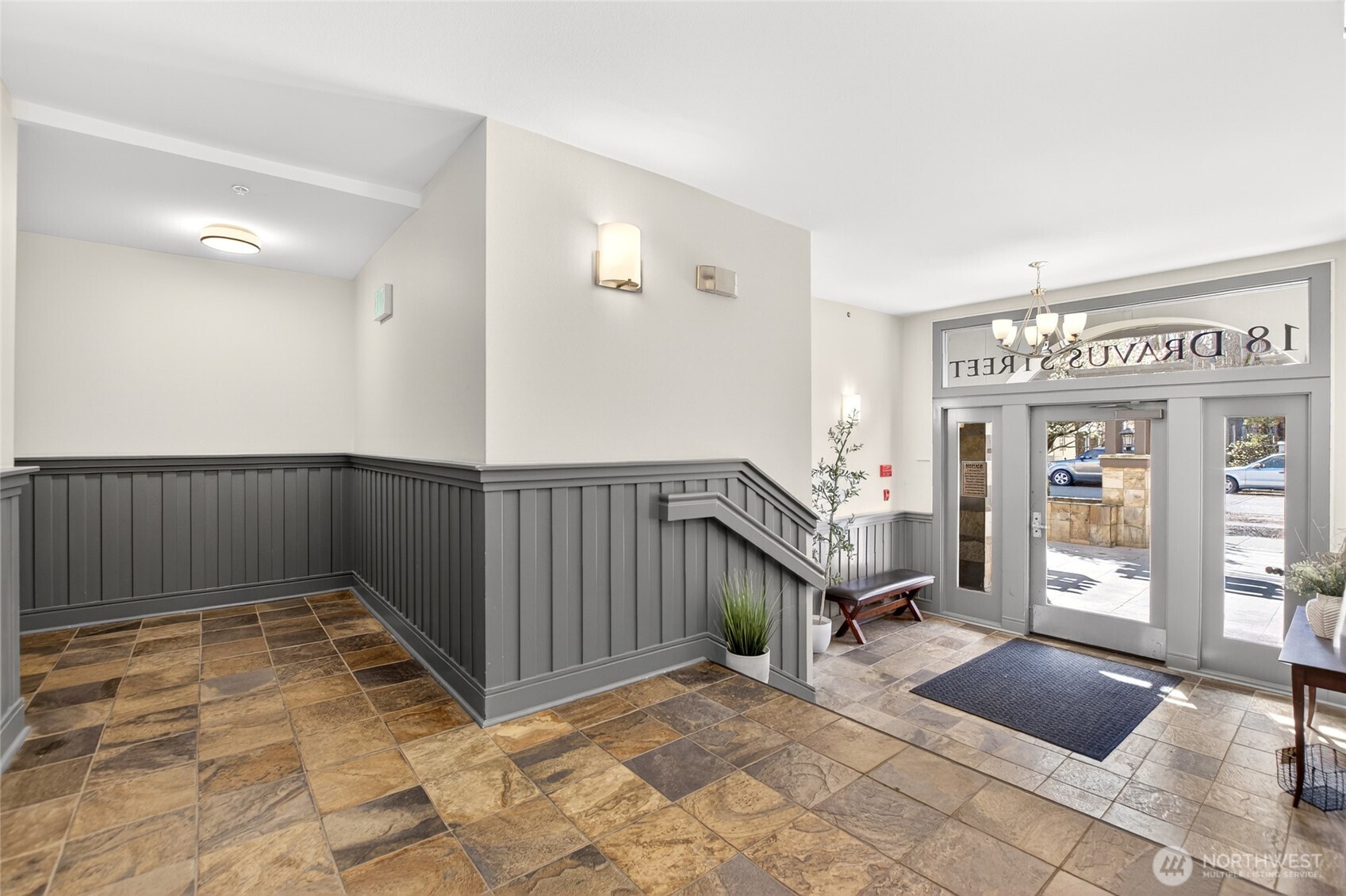 18 Dravus Street #407, Seattle, WA 98109