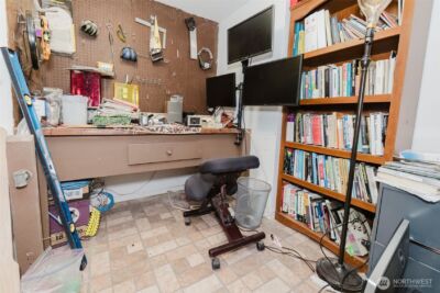 1126 Evans Avenue W, Bremerton, WA 98312 - Photo 25