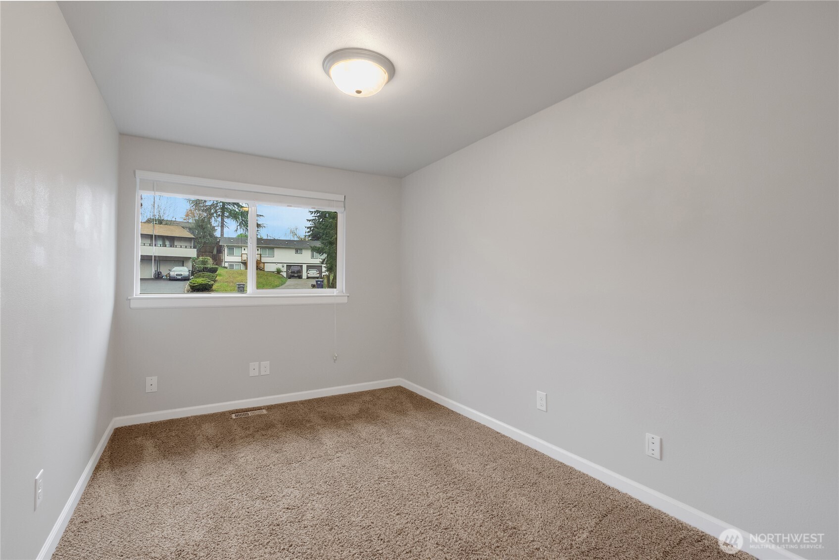 30331 9th Avenue S, Federal Way, WA 98003