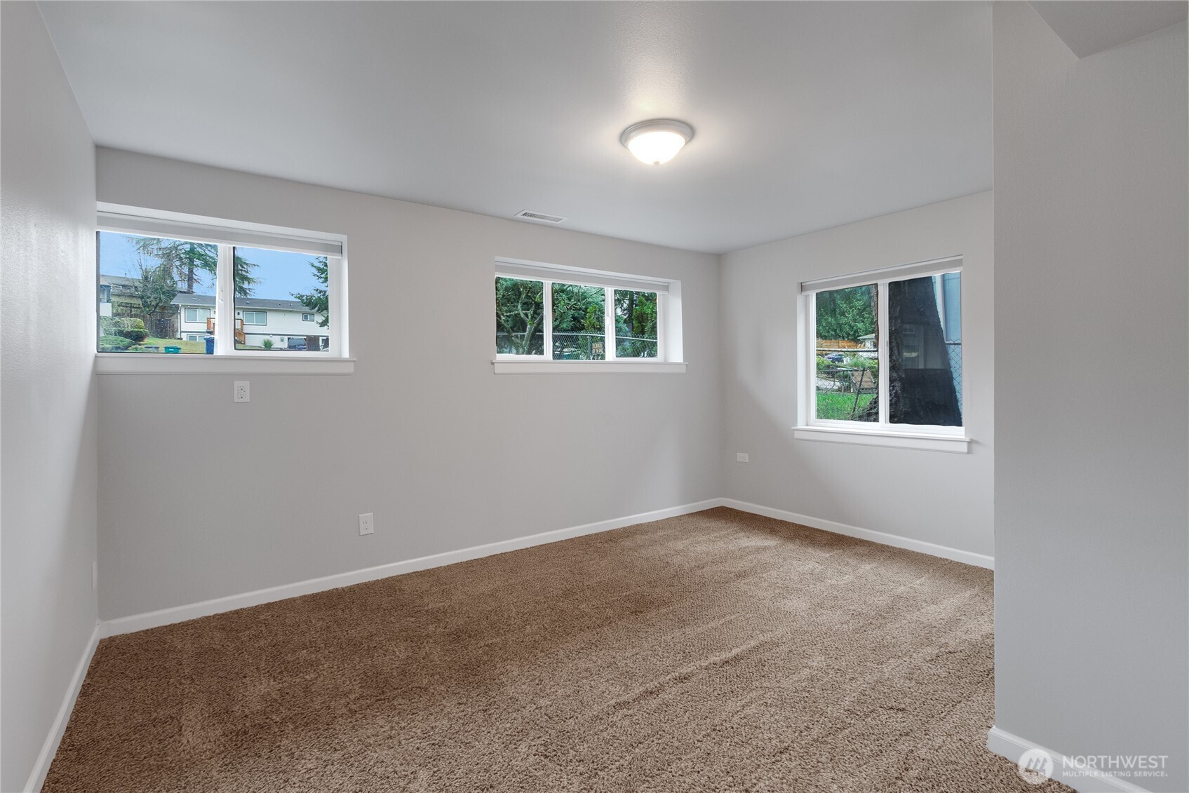 30331 9th Avenue S, Federal Way, WA 98003