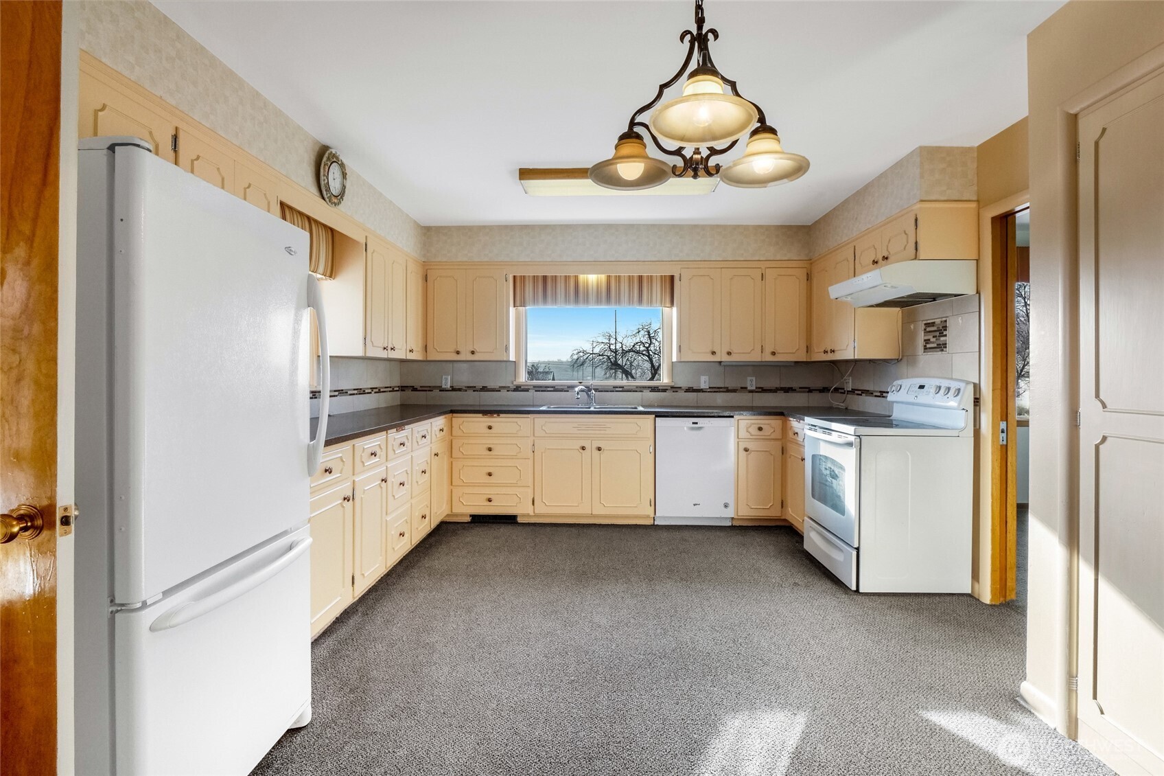 319 E 3rd Street , Lind, WA 99341