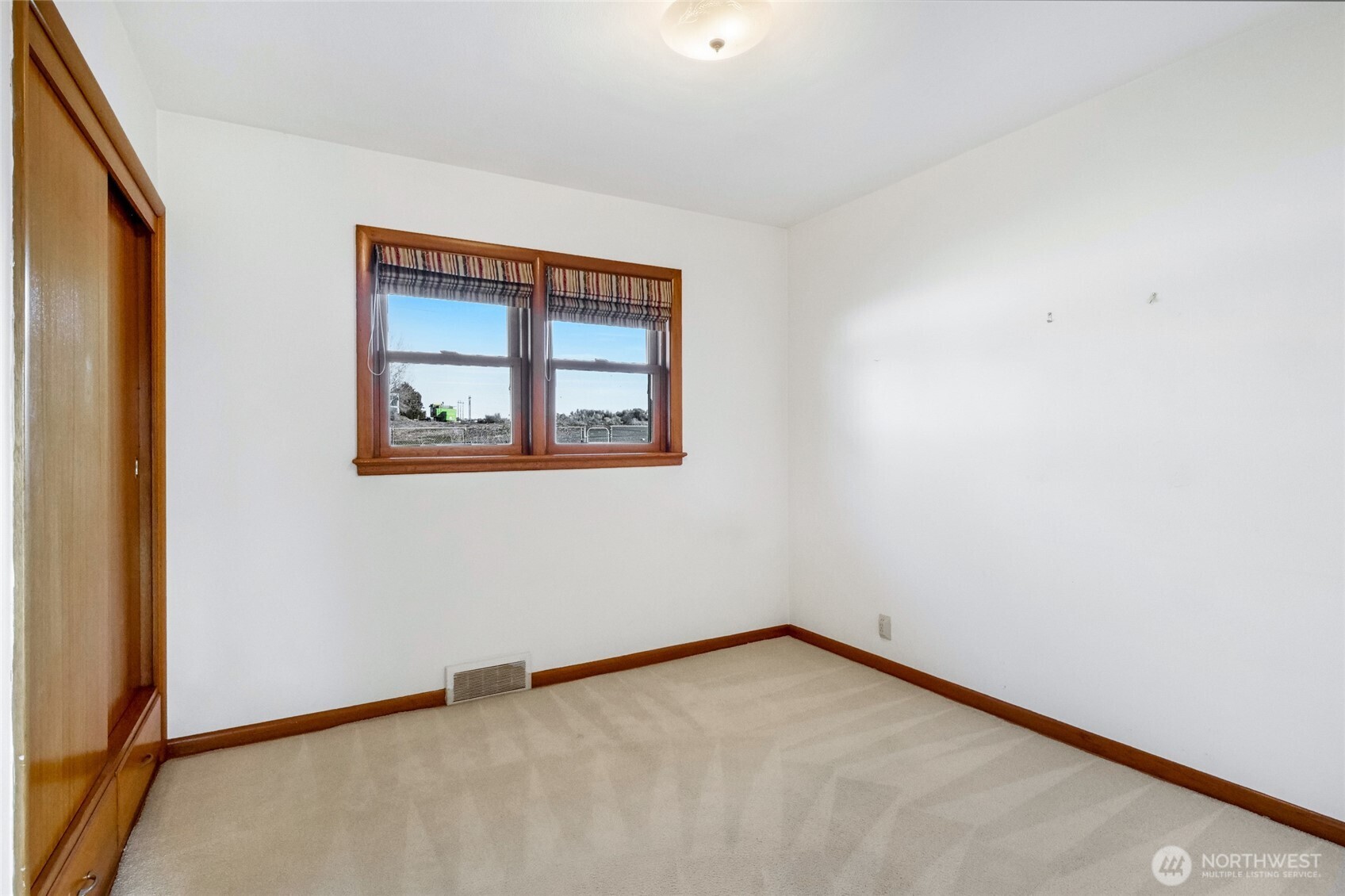 319 E 3rd Street , Lind, WA 99341