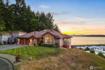 2781 Chambers Point Court , Steilacoom, WA 98388