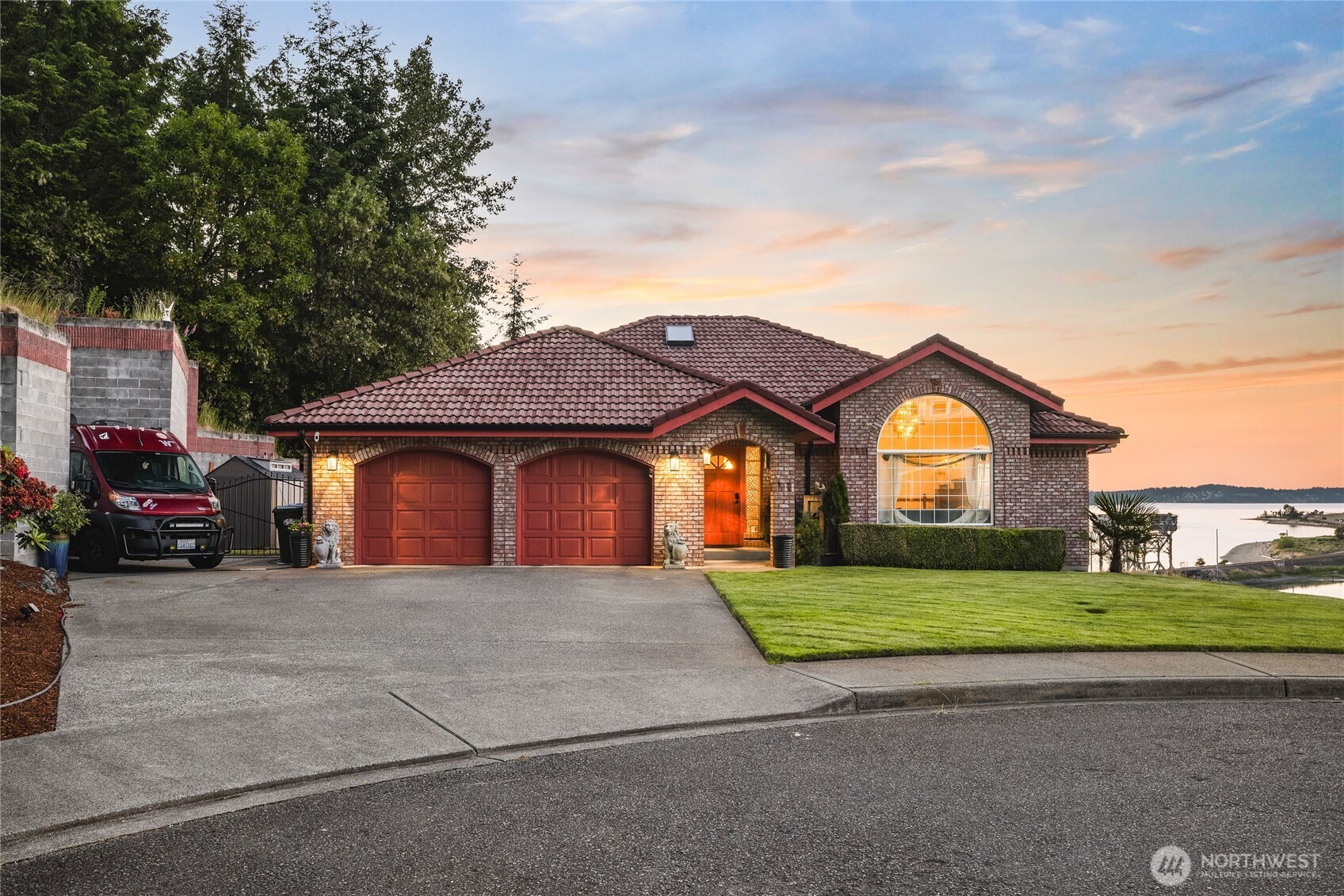2781 Chambers Point Court , Steilacoom, WA 98388