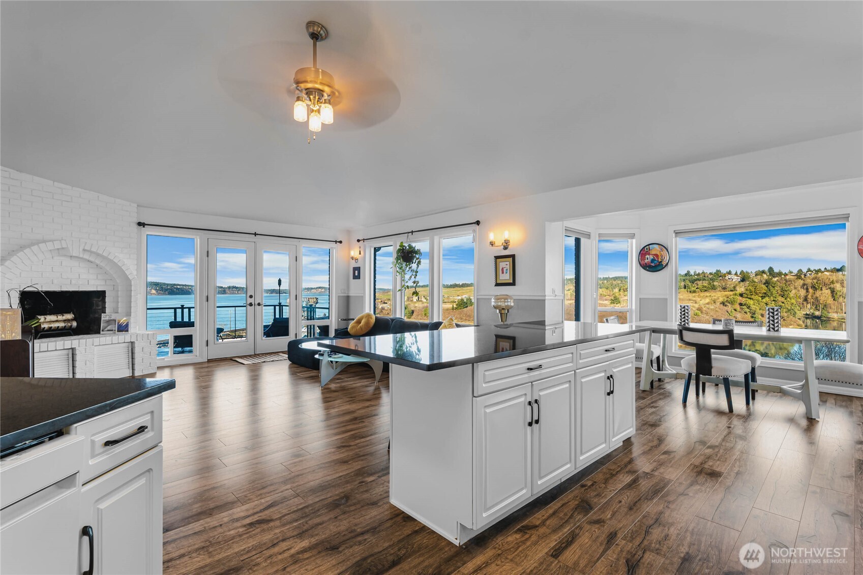 2781 Chambers Point Court , Steilacoom, WA 98388