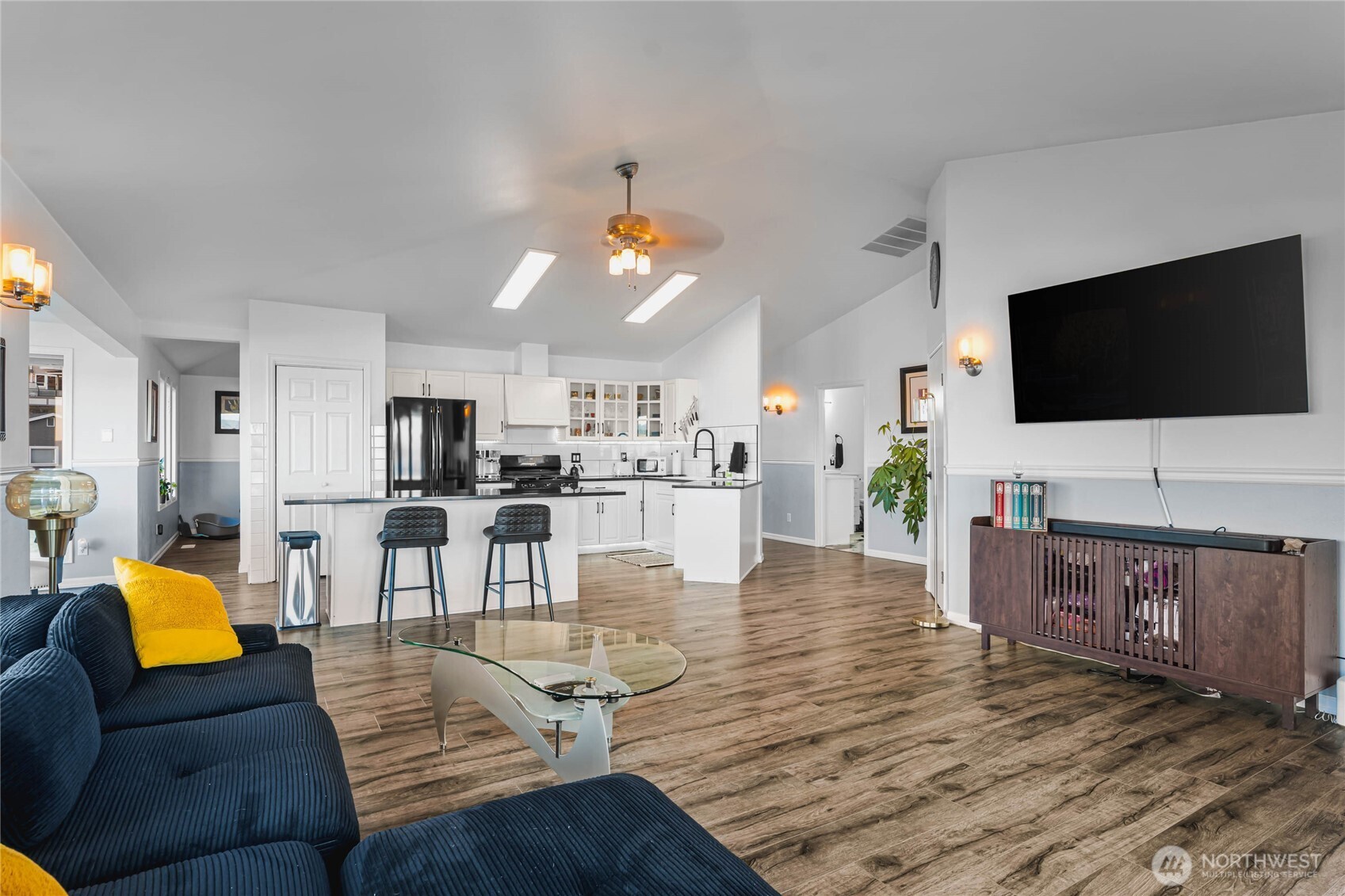 2781 Chambers Point Court , Steilacoom, WA 98388