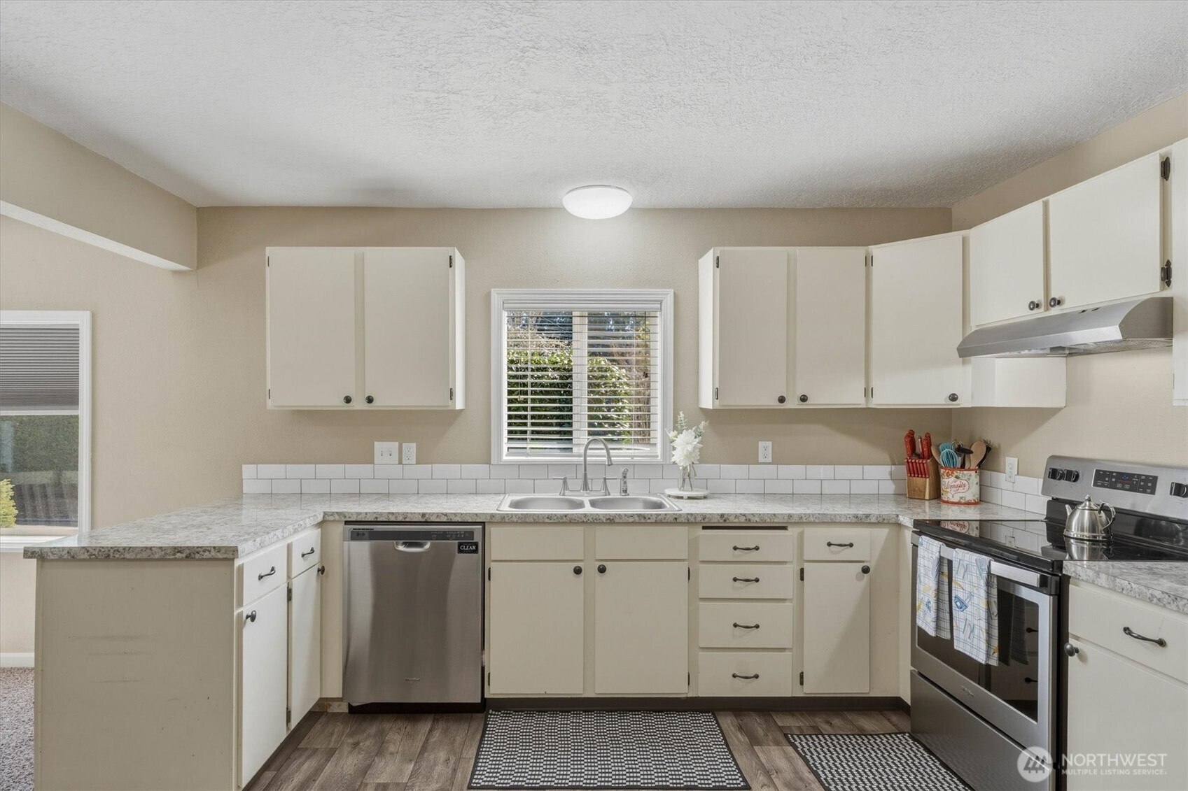 3805 Pacific Way , Longview, WA 98632