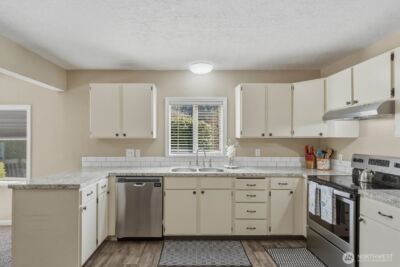 3805 Pacific Way , Longview, WA 98632 - Photo 11