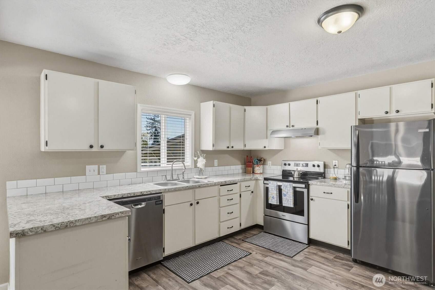 3805 Pacific Way , Longview, WA 98632