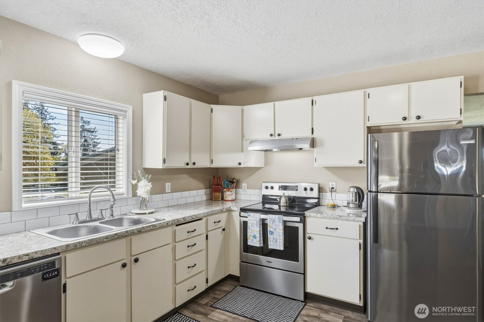 3805 Pacific Way , Longview, WA 98632