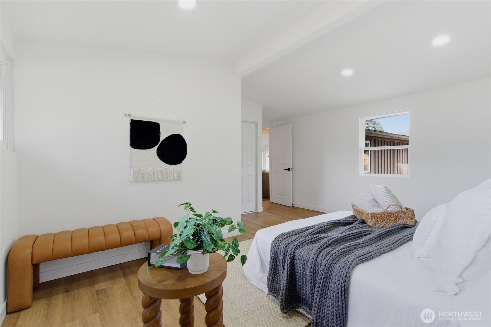 8102 Oakridge Drive SW, Lakewood, WA 98498-5962