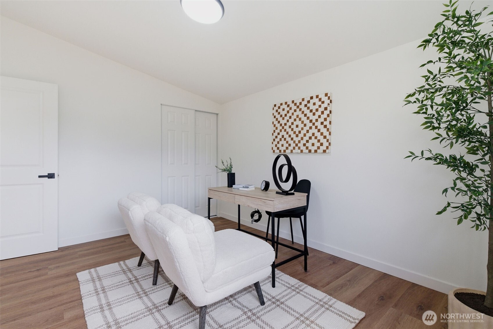 8102 Oakridge Drive SW, Lakewood, WA 98498-5962