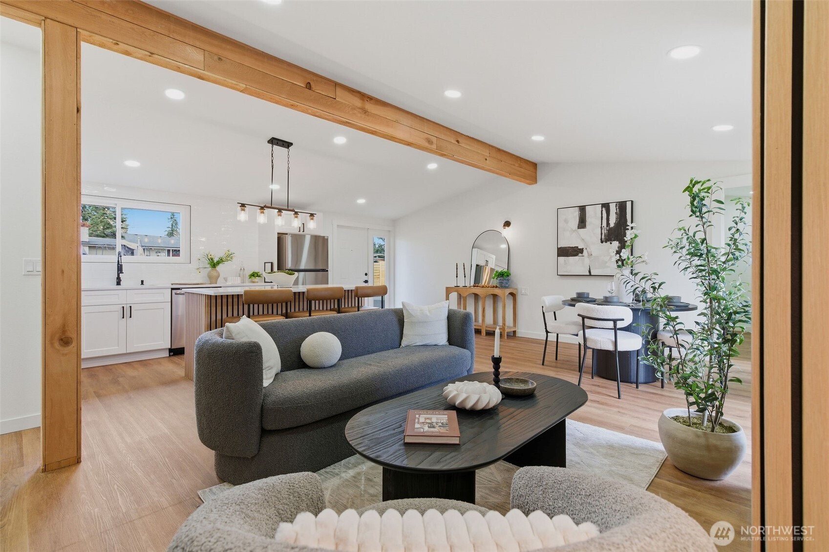 8102 Oakridge Drive SW, Lakewood, WA 98498-5962