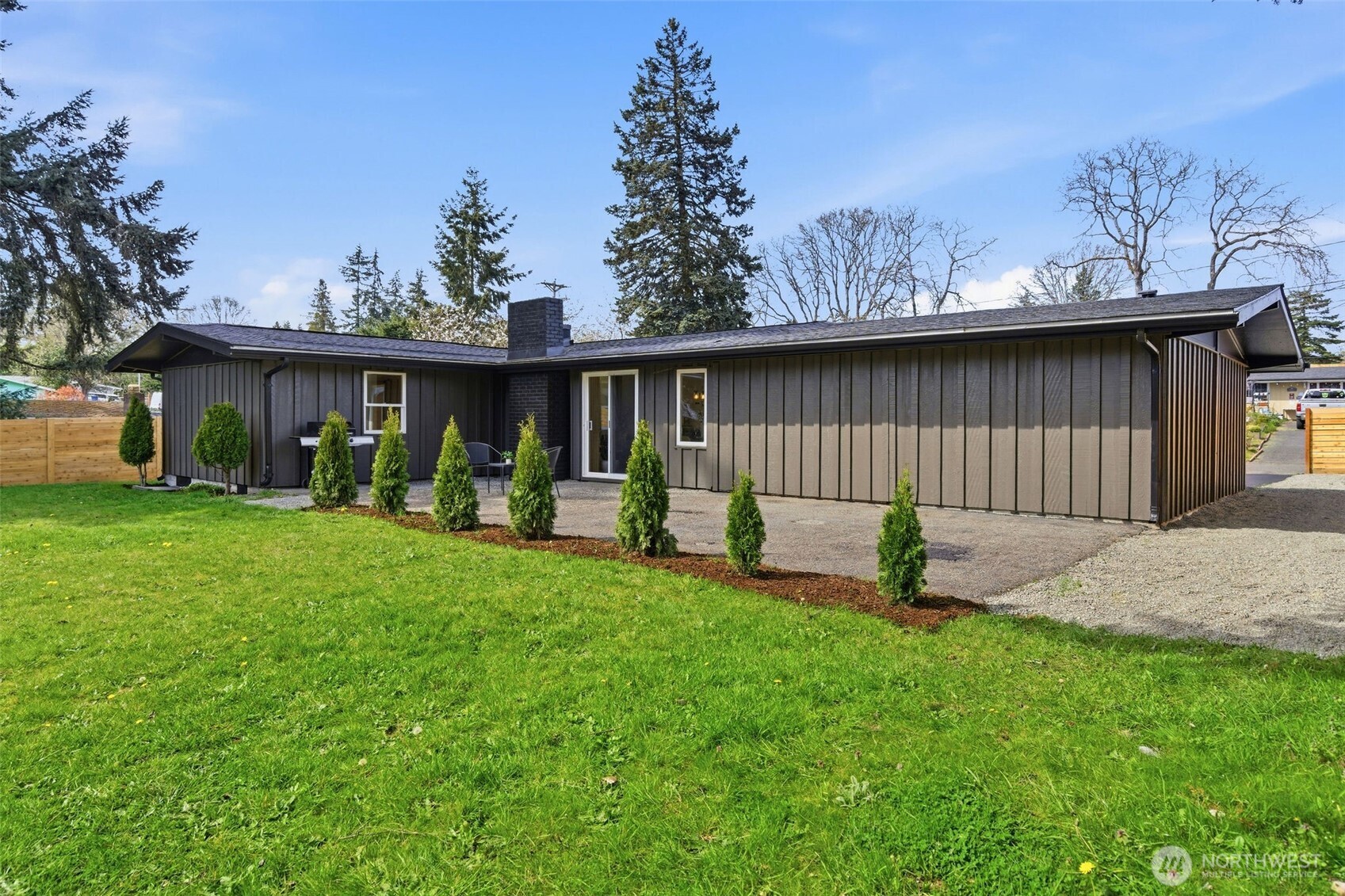 8102 Oakridge Drive SW, Lakewood, WA 98498-5962