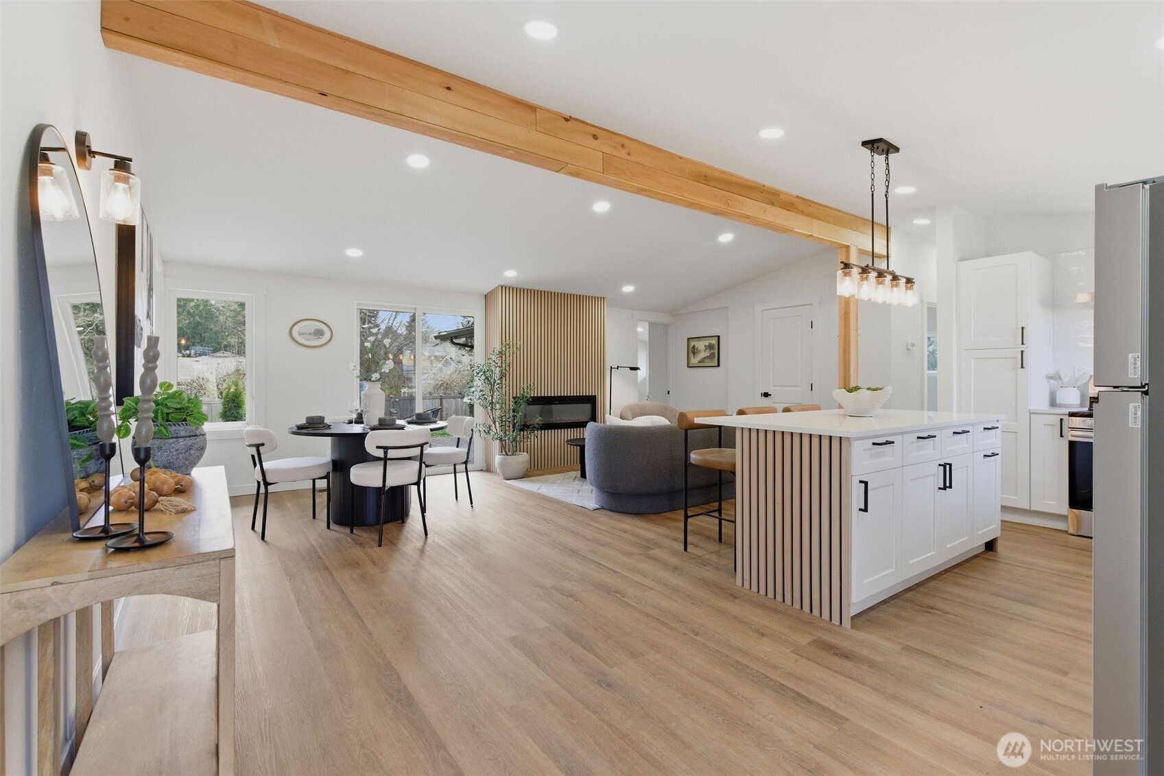 8102 Oakridge Drive SW, Lakewood, WA 98498-5962