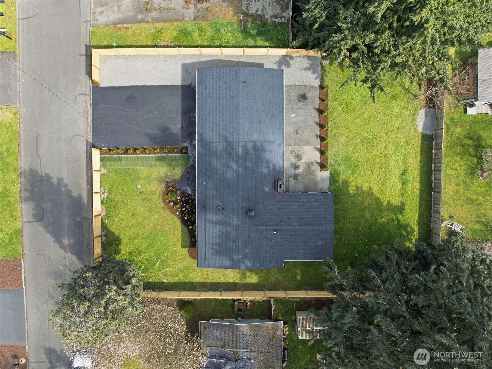 8102 Oakridge Drive SW, Lakewood, WA 98498-5962