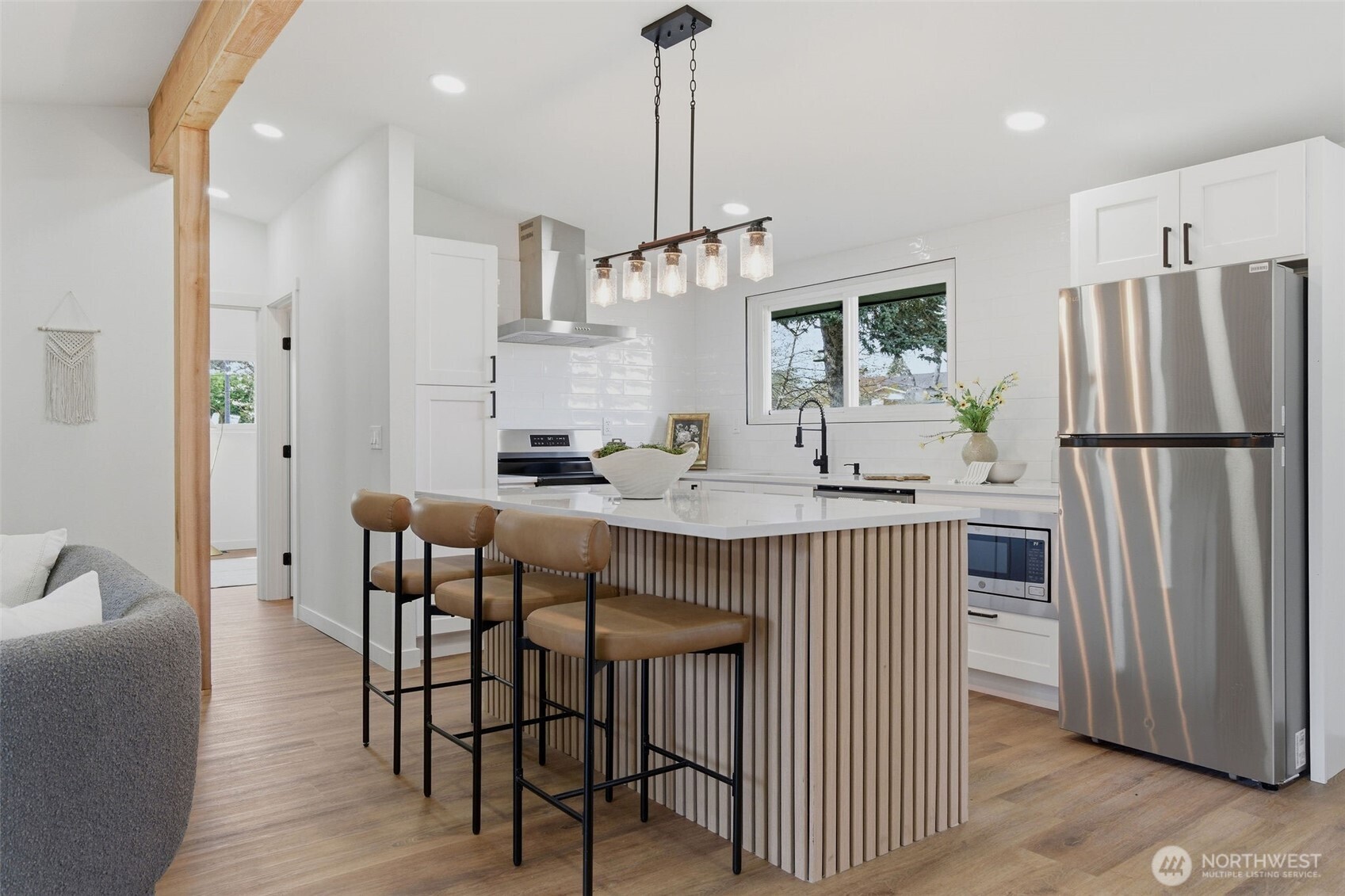 8102 Oakridge Drive SW, Lakewood, WA 98498-5962