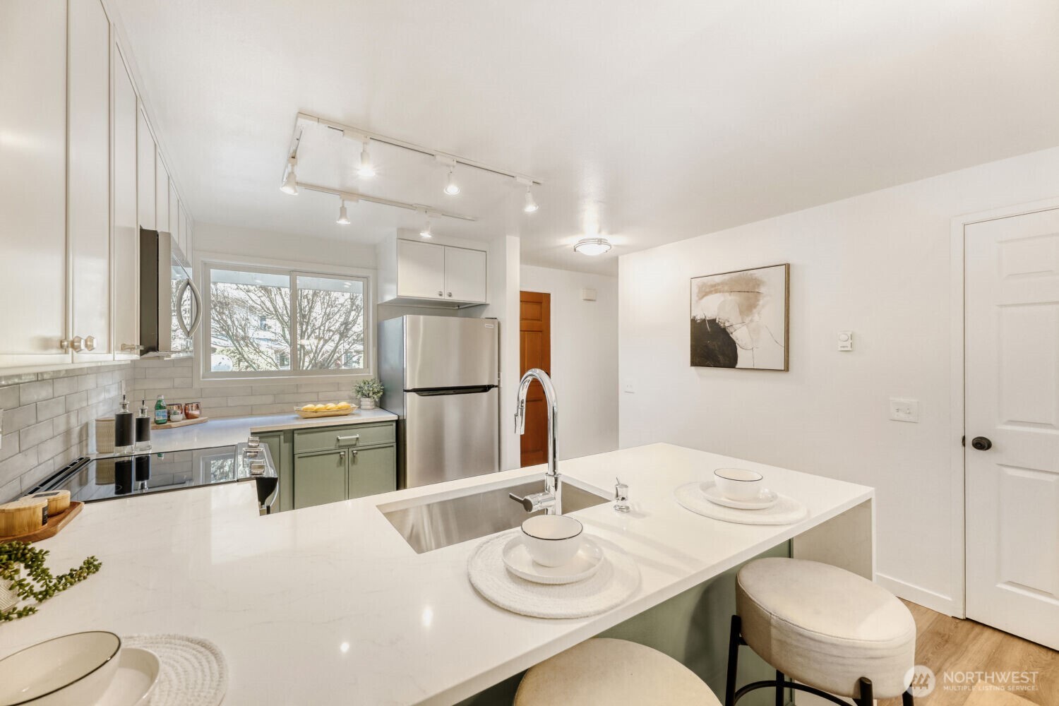 22906 Edmonds Way #10, Edmonds, WA 98020