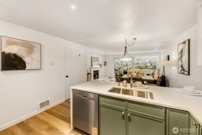 22906 Edmonds Way #10, Edmonds, WA 98020 - Photo 3