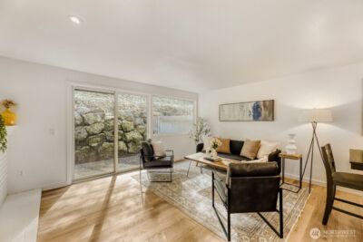 22906 Edmonds Way #10, Edmonds, WA 98020 - Photo 4