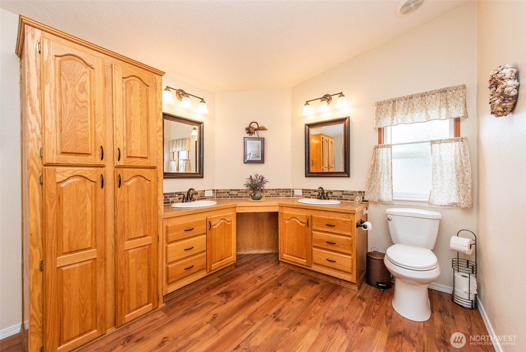 571 Lewis Road , Port Angeles, WA 98362