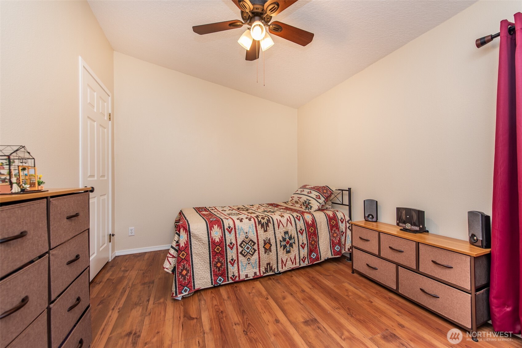 571 Lewis Road , Port Angeles, WA 98362