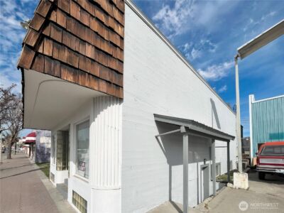 25 Main Street S, Omak, WA 98841 - Photo 2