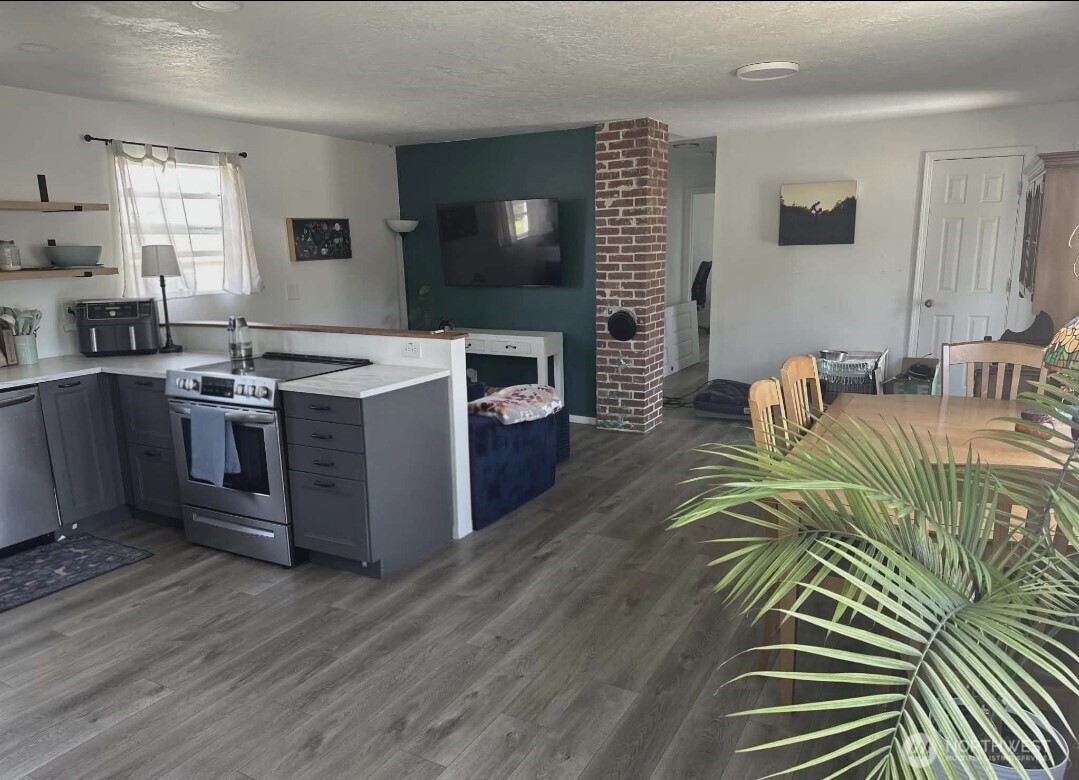 1911 Ocean Beach Boulevard S, Long Beach, WA 98631