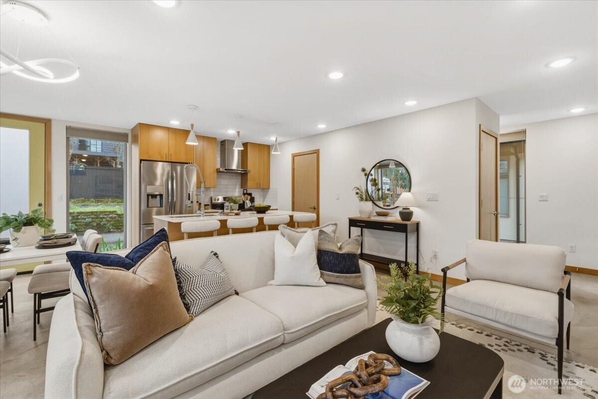 5017 Fauntleroy Way SW #B, Seattle, WA 98136