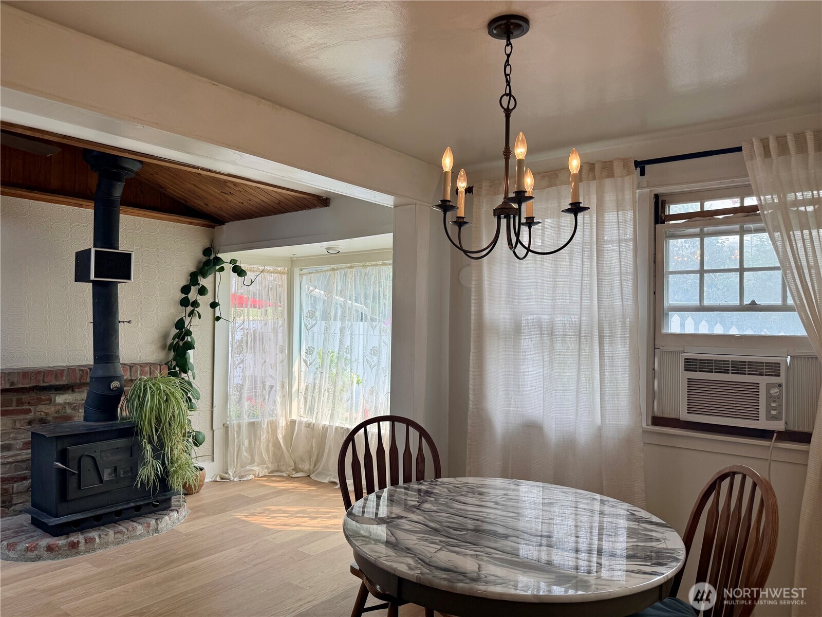 403 NW Main Avenue , Wilbur, WA 99185